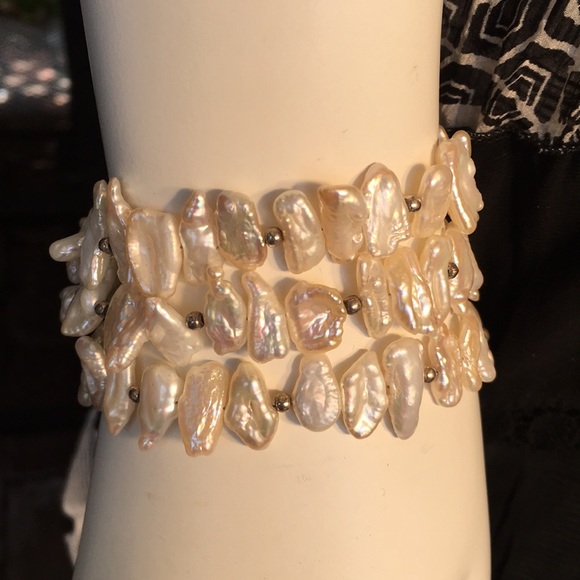 Pearl Bracelet of Guanyin (Kwan yin) in Coral - Picture 5 of 6